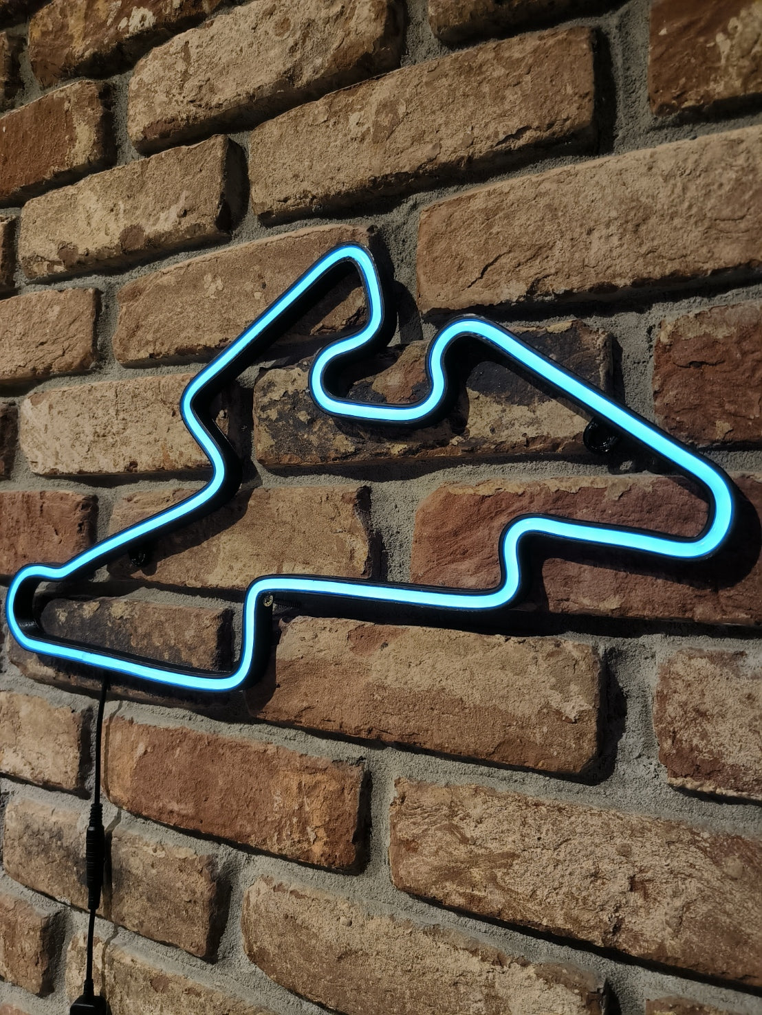 Neon Track – LED Formula 1 Circuit Outline